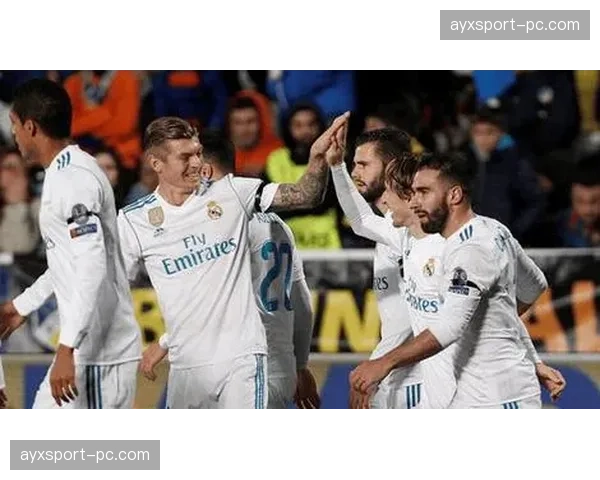 里昂官方宣布主力中卫洛夫伦因伤缺席本轮对阵布雷斯特关键战