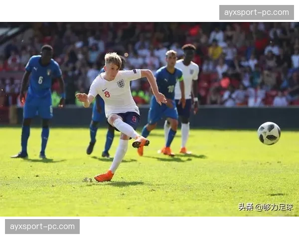 曼城青训学院与当地大学合作，推出首批足球运动科学专业学位课程。